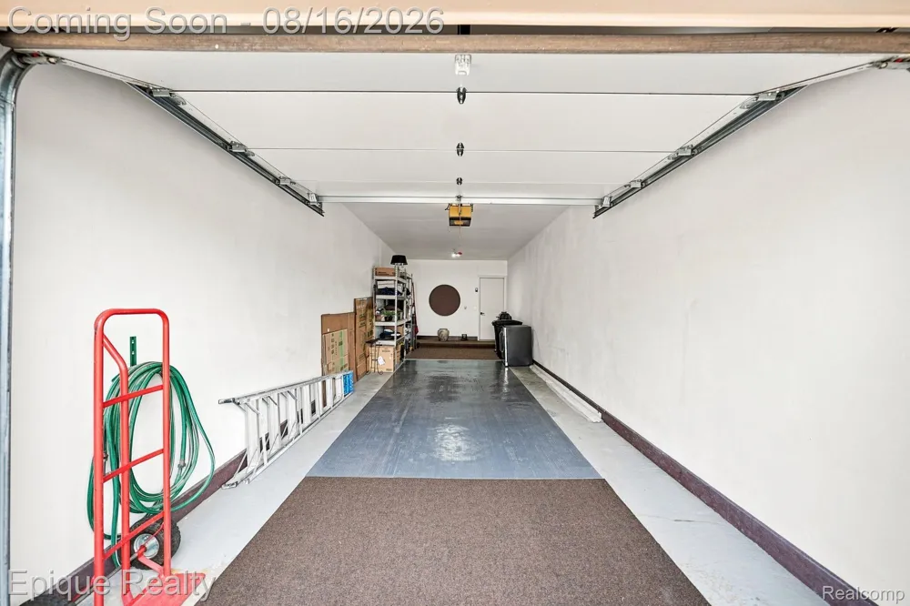15031 Pilgrim Court Shelby Charter Township, MI 48315