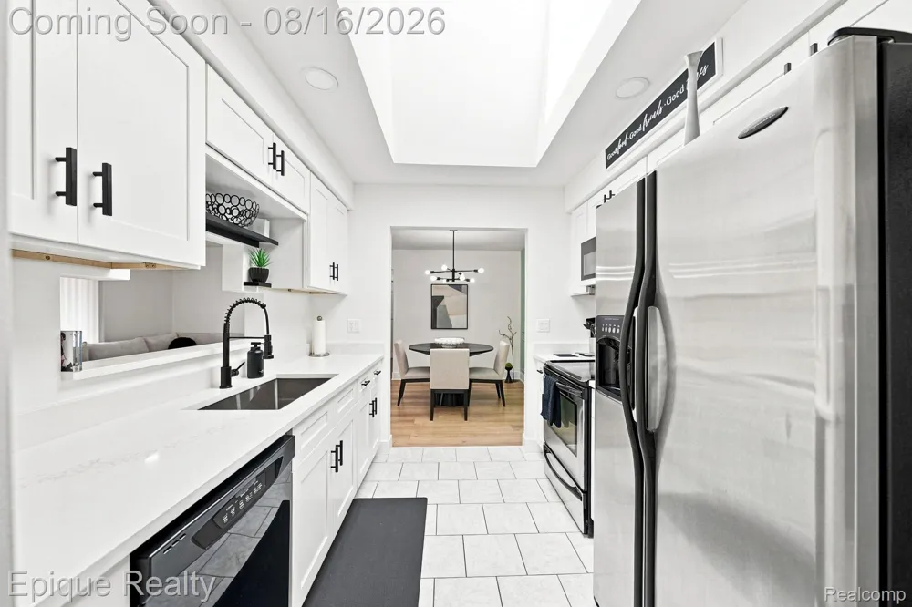 15031 Pilgrim Court Shelby Charter Township, MI 48315