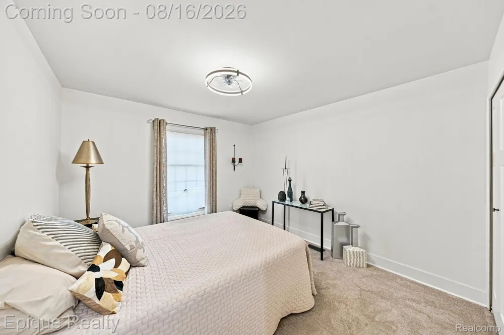 15031 Pilgrim Court Shelby Charter Township, MI 48315