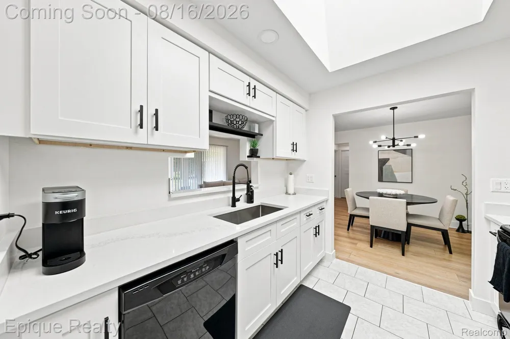 15031 Pilgrim Court Shelby Charter Township, MI 48315