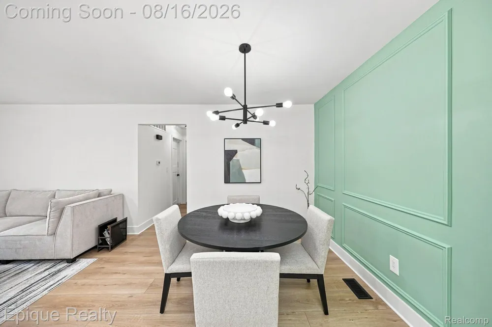 15031 Pilgrim Court Shelby Charter Township, MI 48315