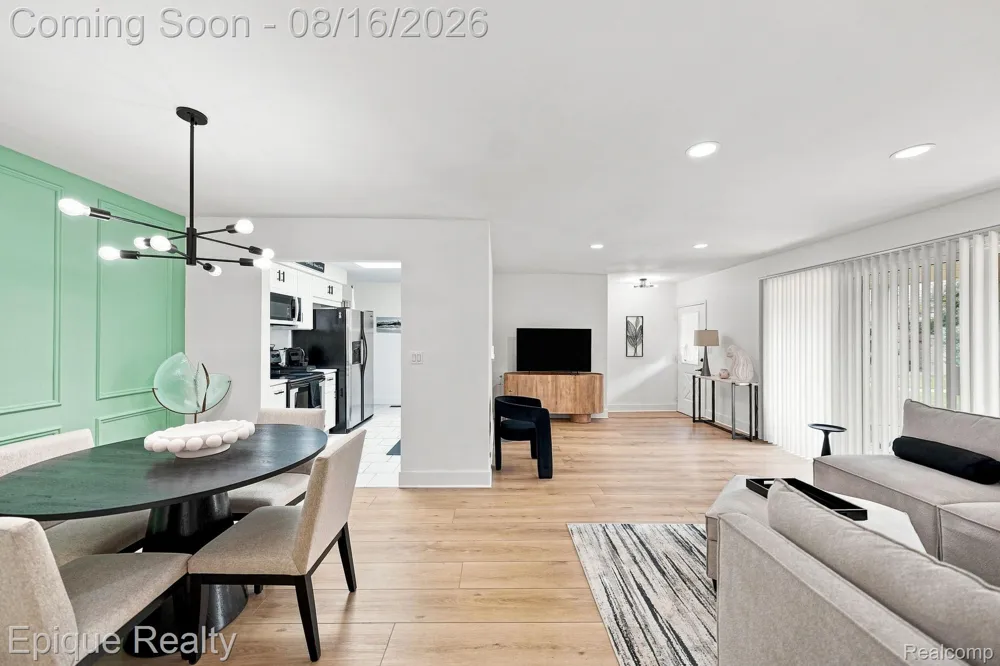 15031 Pilgrim Court Shelby Charter Township, MI 48315