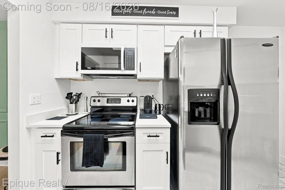 15031 Pilgrim Court Shelby Charter Township, MI 48315