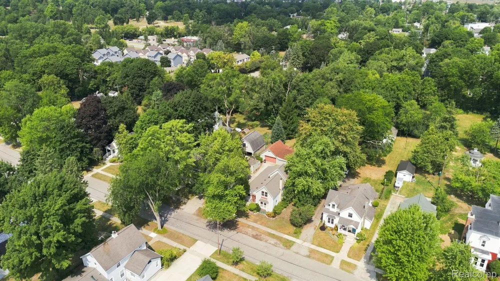 79 Dennison Street Oxford Village, MI 48371