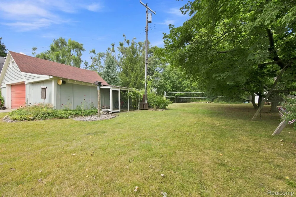 79 Dennison Street Oxford Village, MI 48371