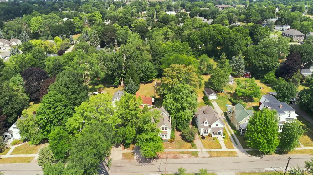 79 Dennison Street Oxford Village, MI 48371