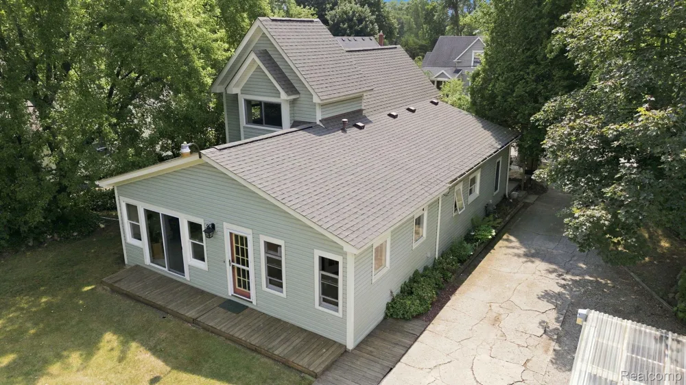 79 Dennison Street Oxford Village, MI 48371