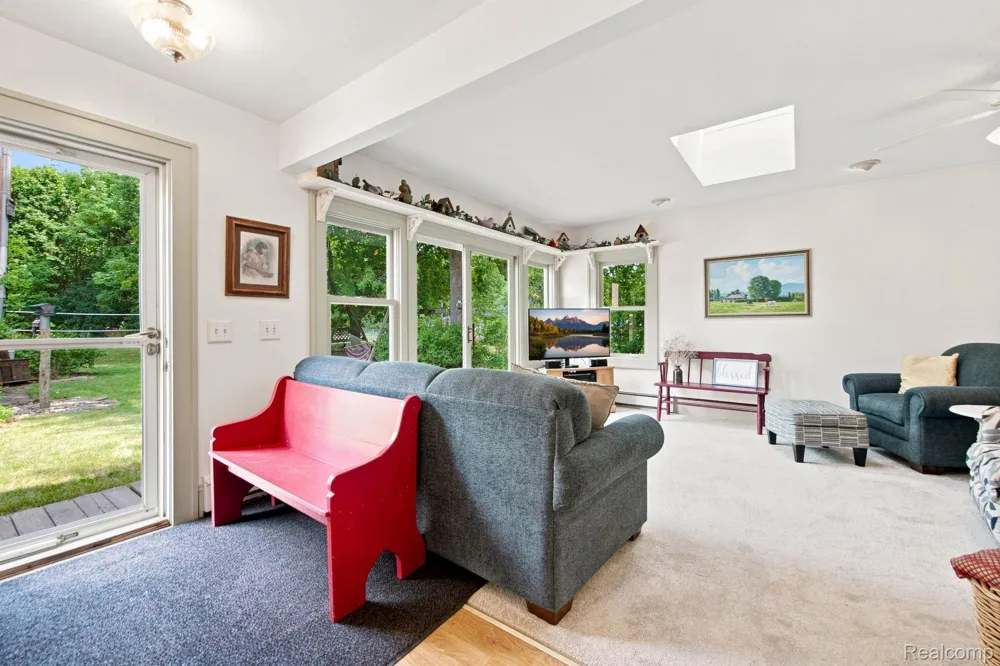 79 Dennison Street Oxford Village, MI 48371