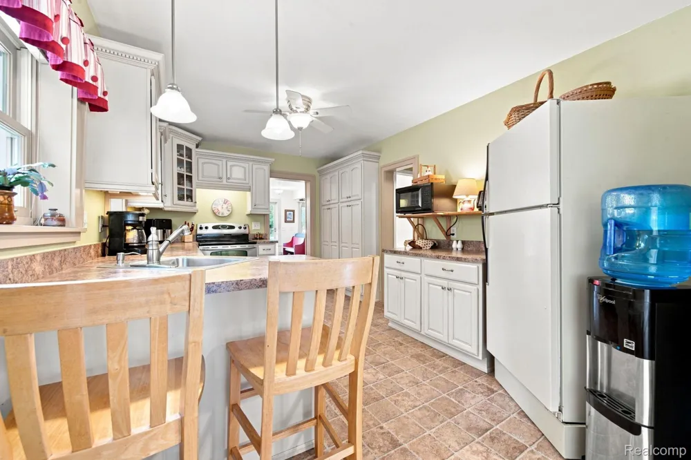 79 Dennison Street Oxford Village, MI 48371