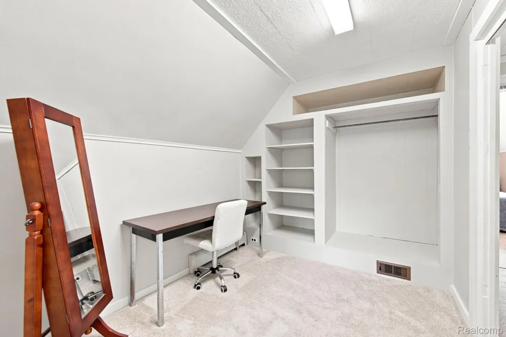 79 Dennison Street Oxford Village, MI 48371
