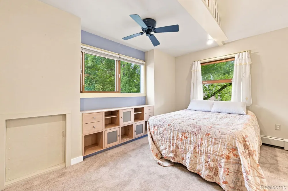 79 Dennison Street Oxford Village, MI 48371