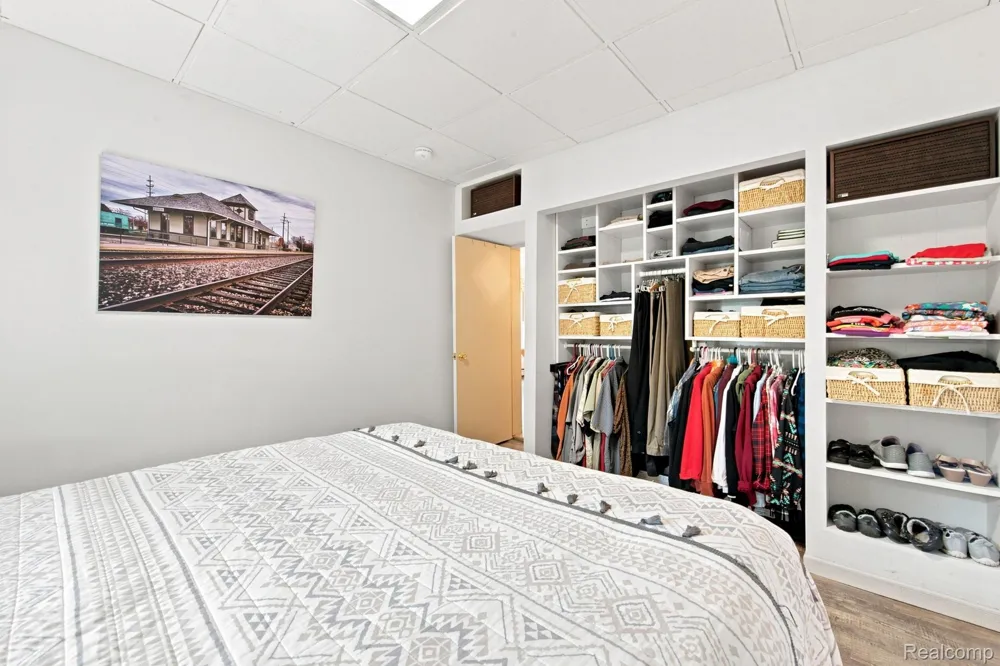79 Dennison Street Oxford Village, MI 48371