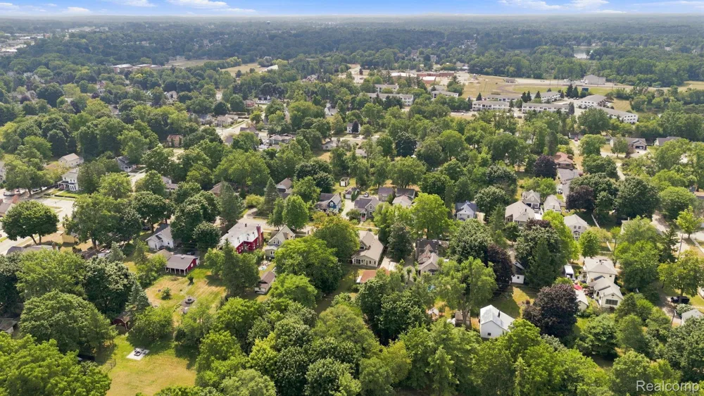 79 Dennison Street Oxford Village, MI 48371