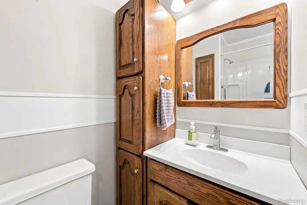 79 Dennison Street Oxford Village, MI 48371