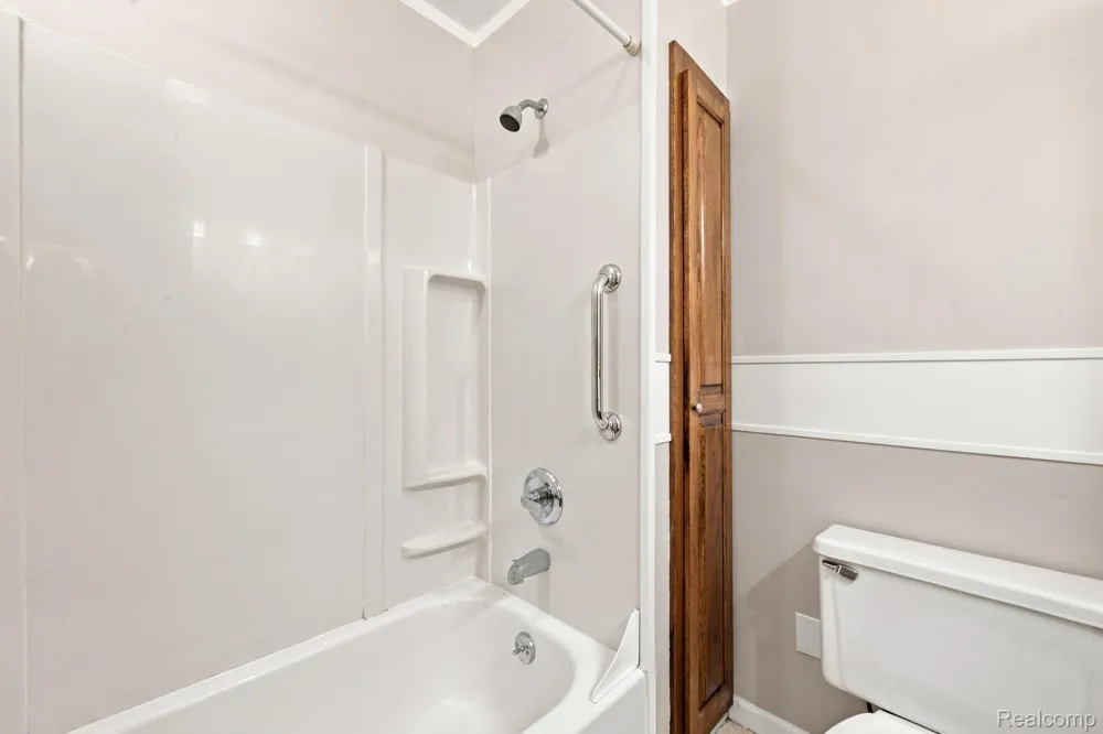 79 Dennison Street Oxford Village, MI 48371