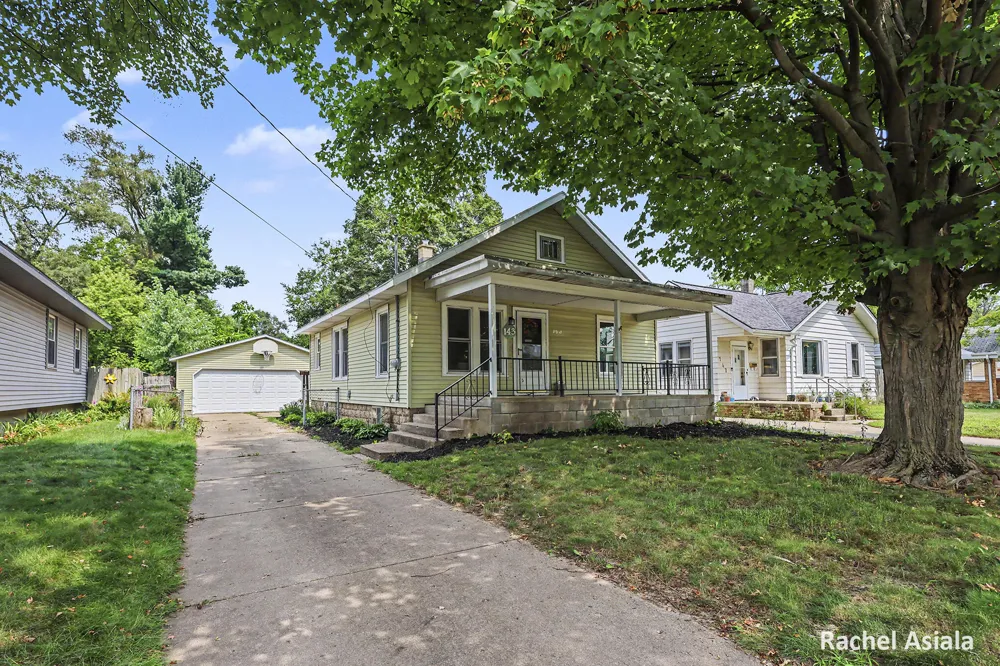 143 Murray Street SE Kentwood City, MI 49548
