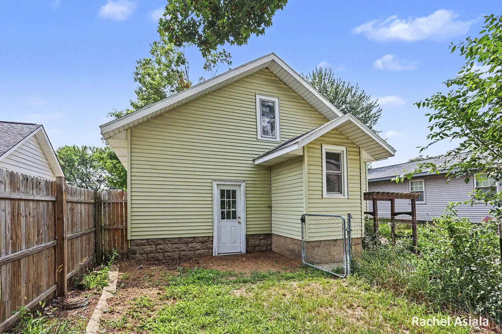 143 Murray Street SE Kentwood City, MI 49548