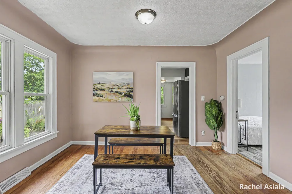 143 Murray Street SE Kentwood City, MI 49548