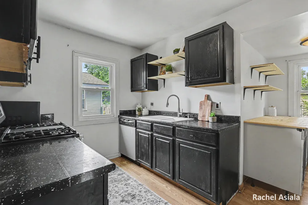 143 Murray Street SE Kentwood City, MI 49548