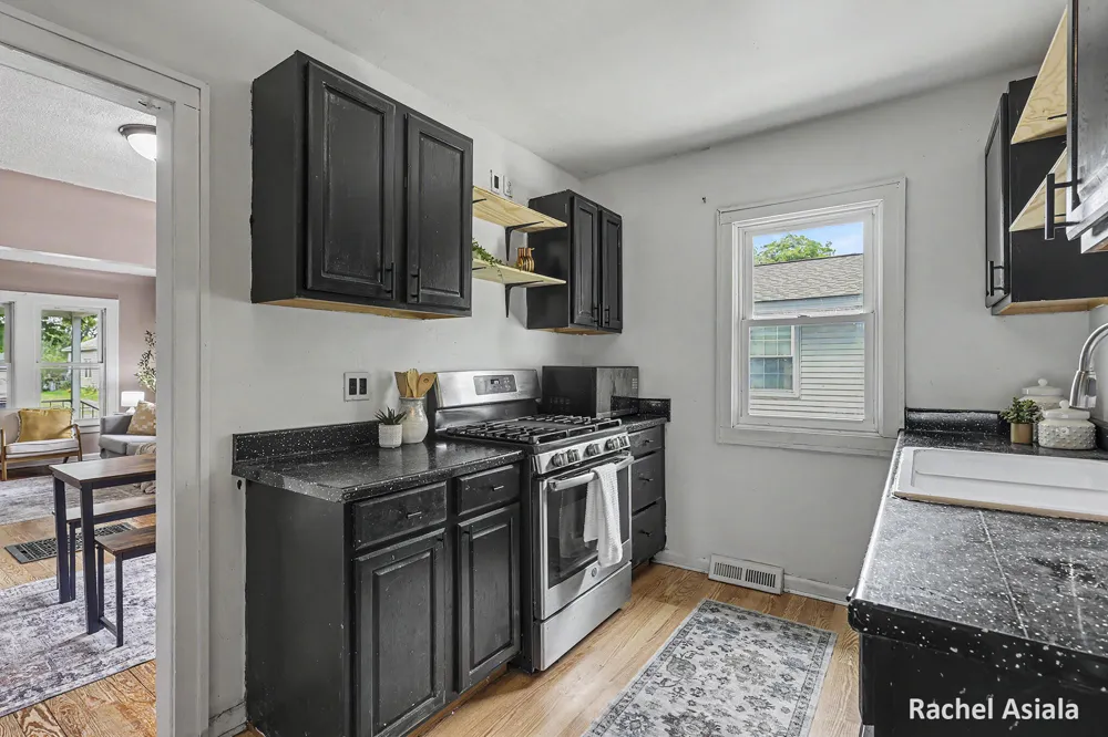 143 Murray Street SE Kentwood City, MI 49548