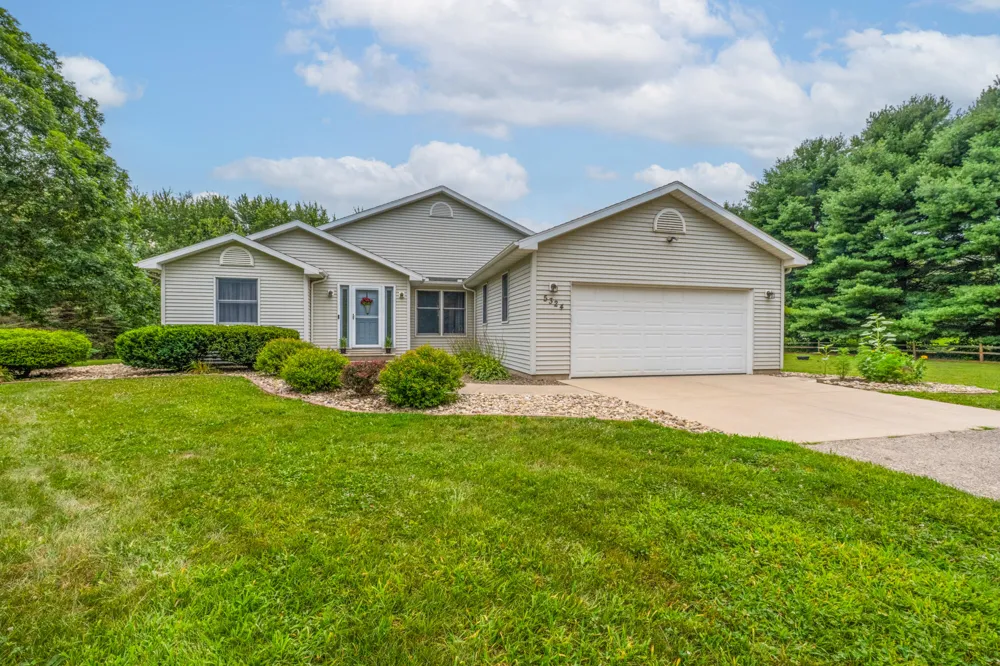 5324 Becht Road Coloma Charter Township, MI 49038