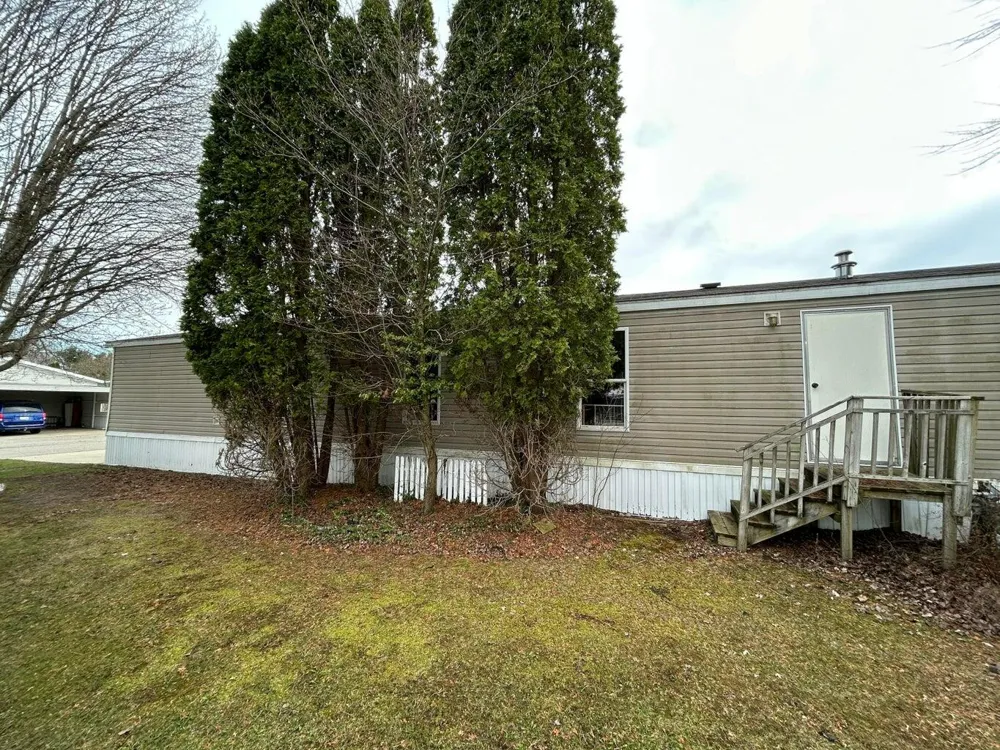 4483 Ilium Lane Walker City, MI 49534