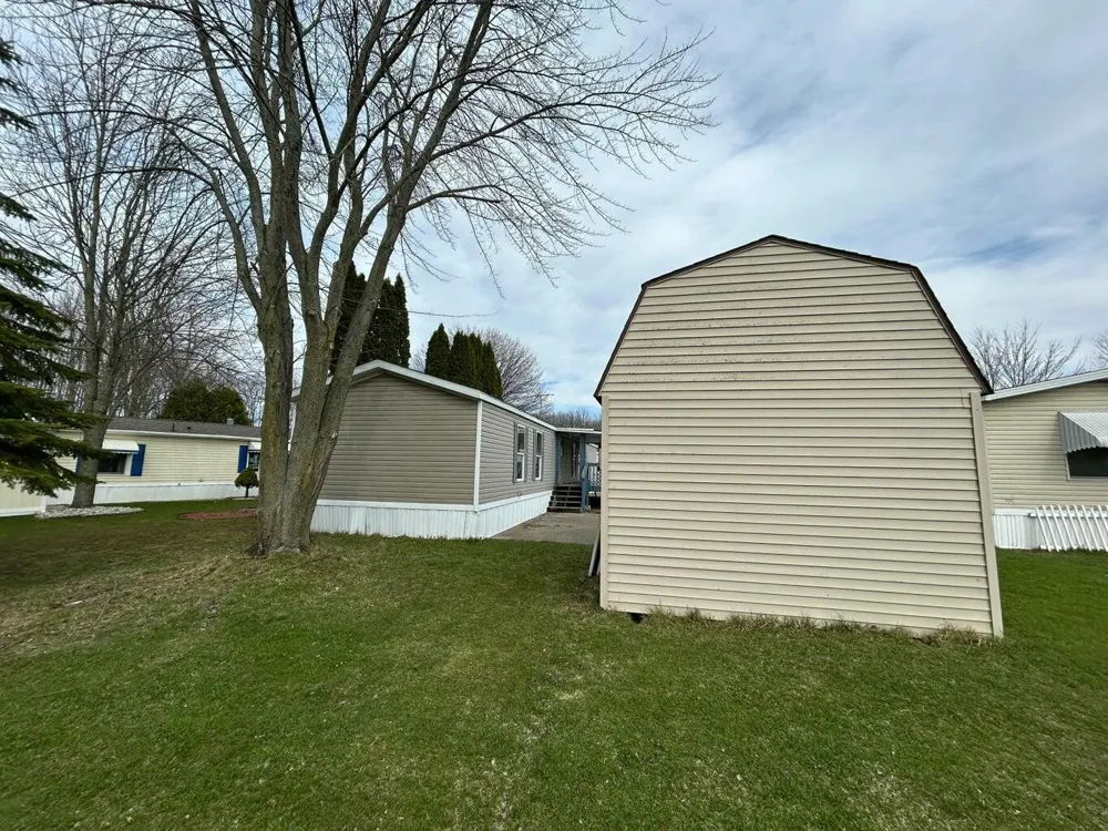 4483 Ilium Lane Walker City, MI 49534