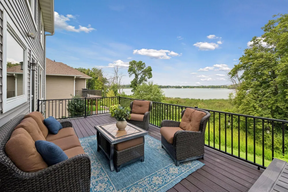 2444 Woods Drive Victoria, MN 55386