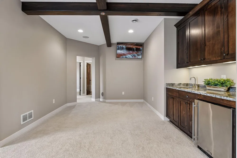 2444 Woods Drive Victoria, MN 55386