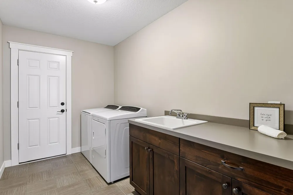 2444 Woods Drive Victoria, MN 55386
