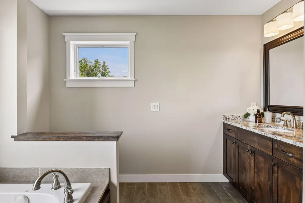 2444 Woods Drive Victoria, MN 55386