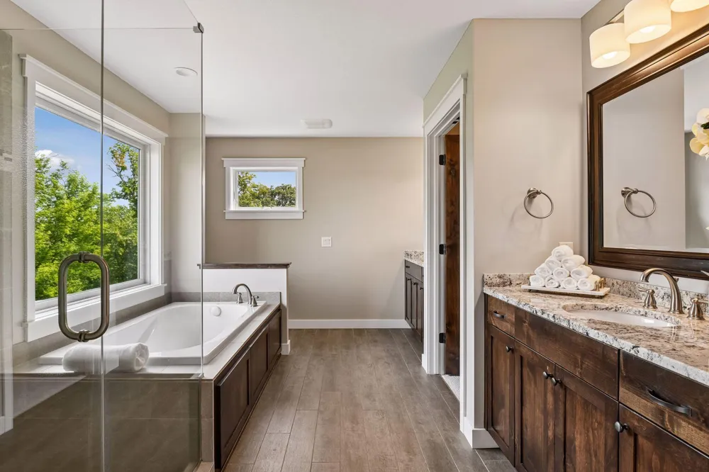 2444 Woods Drive Victoria, MN 55386