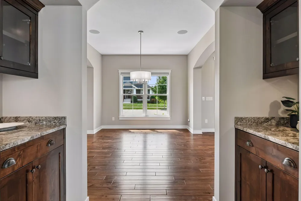 2444 Woods Drive Victoria, MN 55386