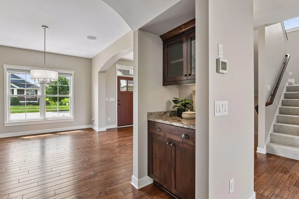 2444 Woods Drive Victoria, MN 55386
