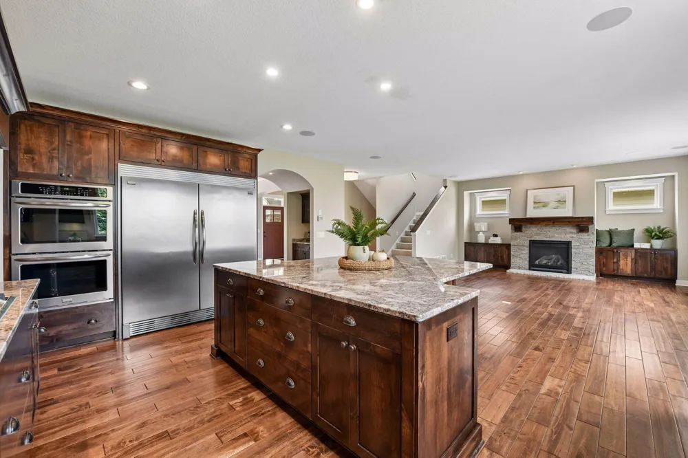 2444 Woods Drive Victoria, MN 55386
