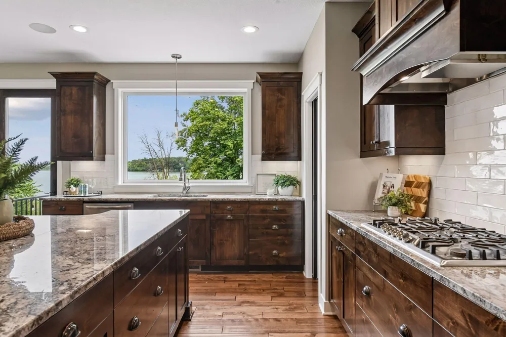 2444 Woods Drive Victoria, MN 55386