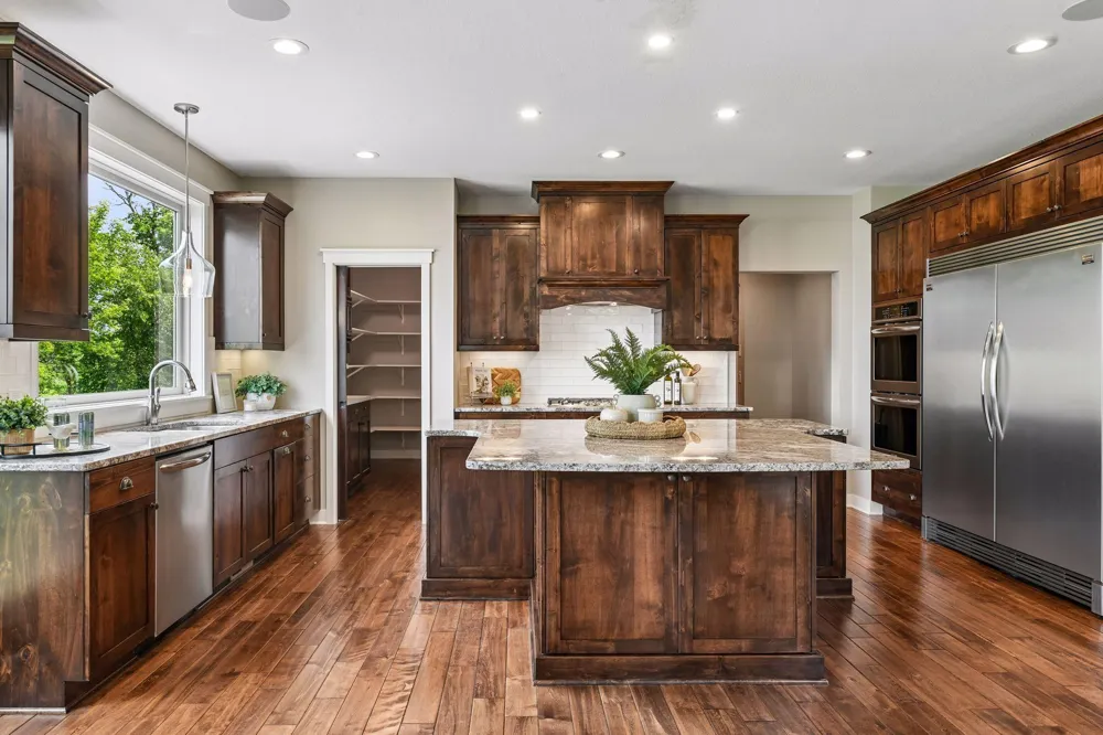 2444 Woods Drive Victoria, MN 55386