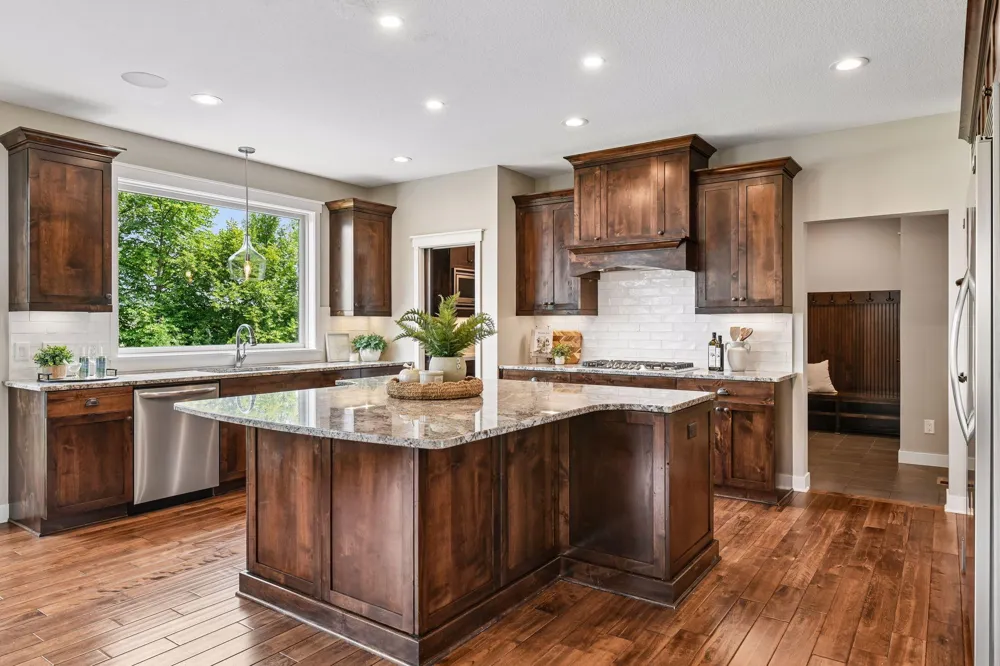 2444 Woods Drive Victoria, MN 55386