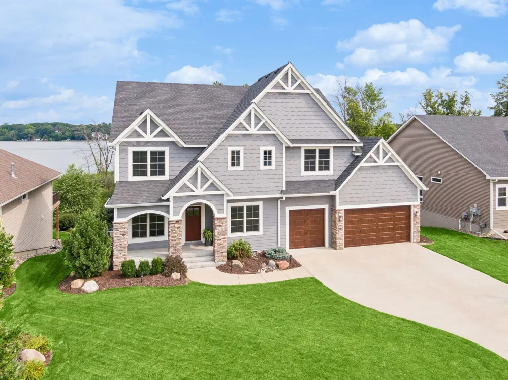 2444 Woods Drive Victoria, MN 55386