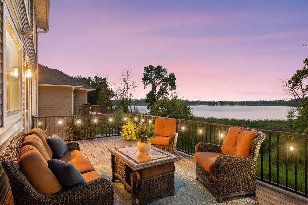 2444 Woods Drive Victoria, MN 55386