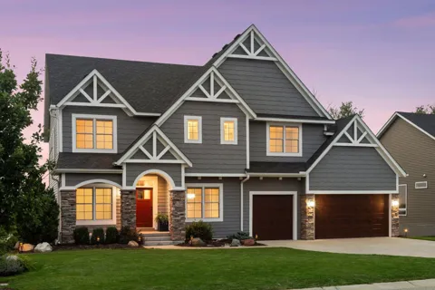 2444 Woods Drive