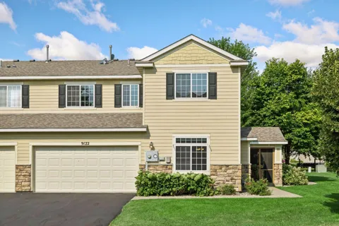9122 Fox Court
