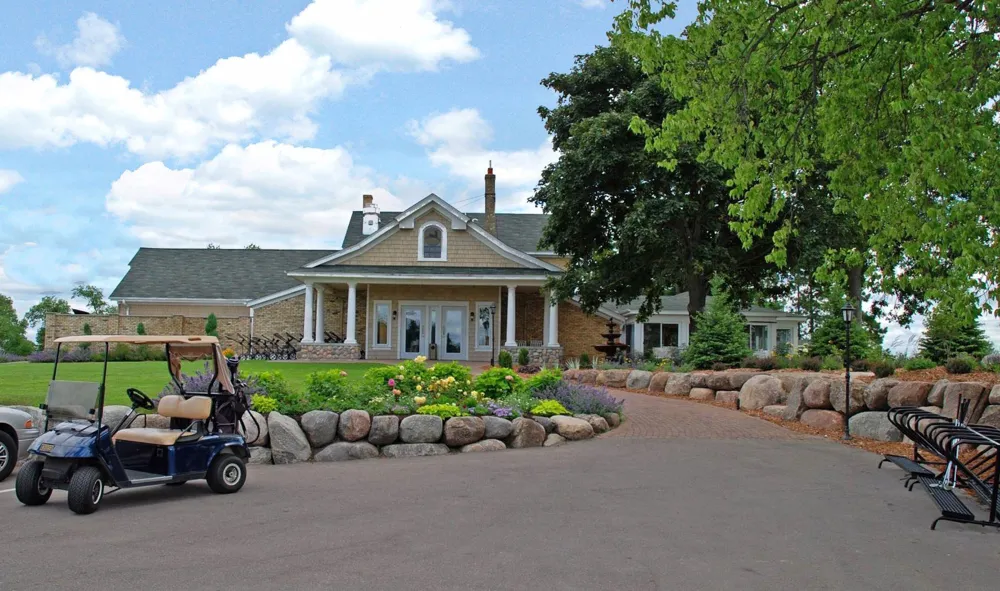 9122 Fox Court Victoria, MN 55386