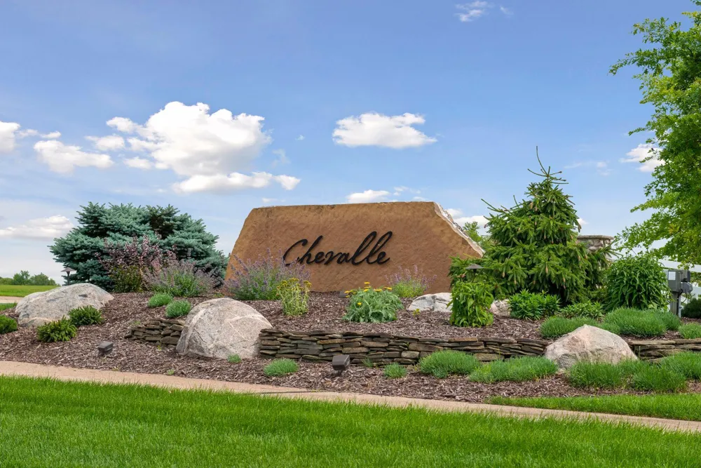 9122 Fox Court Victoria, MN 55386