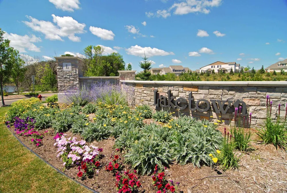 9122 Fox Court Victoria, MN 55386