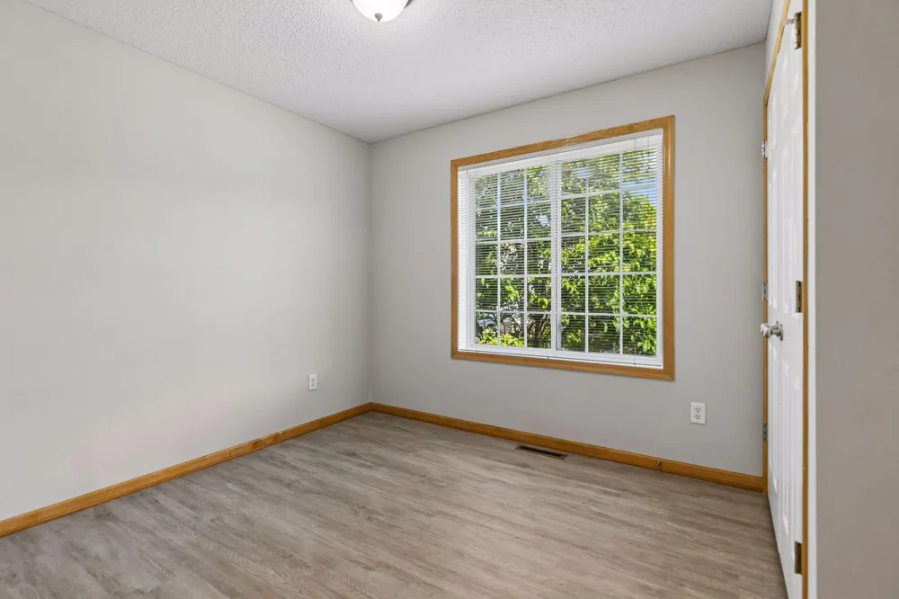 9122 Fox Court Victoria, MN 55386