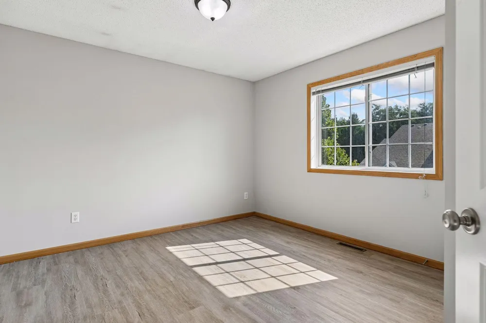 9122 Fox Court Victoria, MN 55386