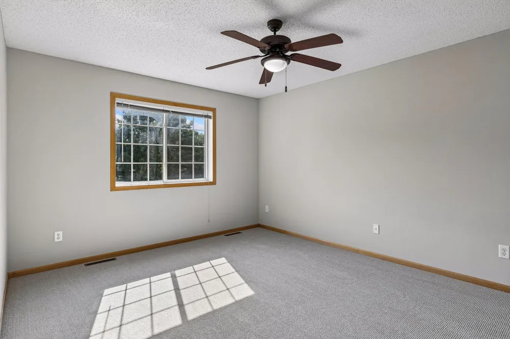 9122 Fox Court Victoria, MN 55386