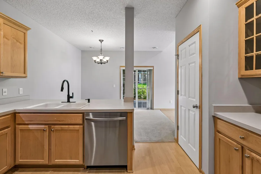 9122 Fox Court Victoria, MN 55386