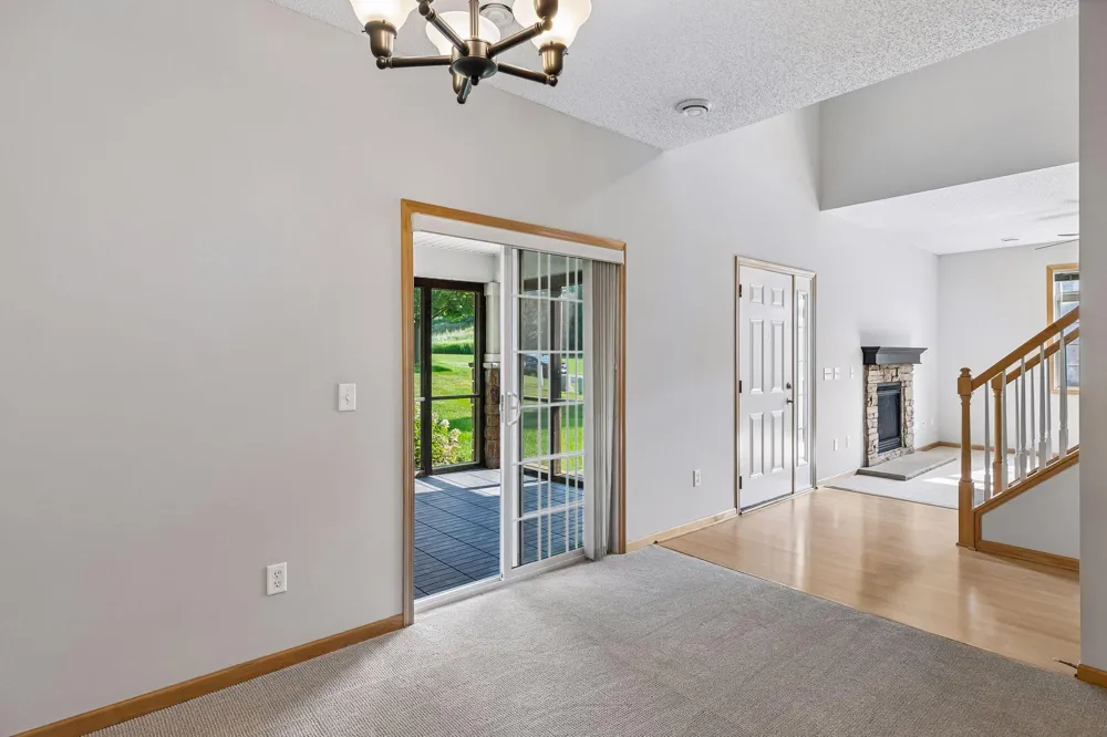 9122 Fox Court Victoria, MN 55386